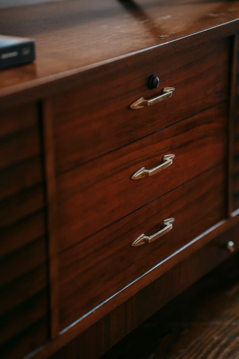 Oak 3-Drawer Dresser